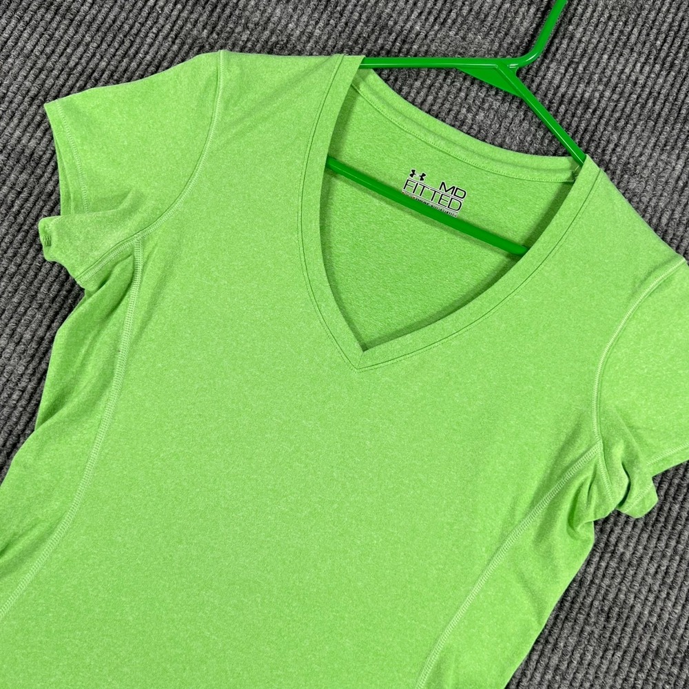 Under Armour Shirt Womens Medium Green Short Sleeve V Neck Heat Gear Active